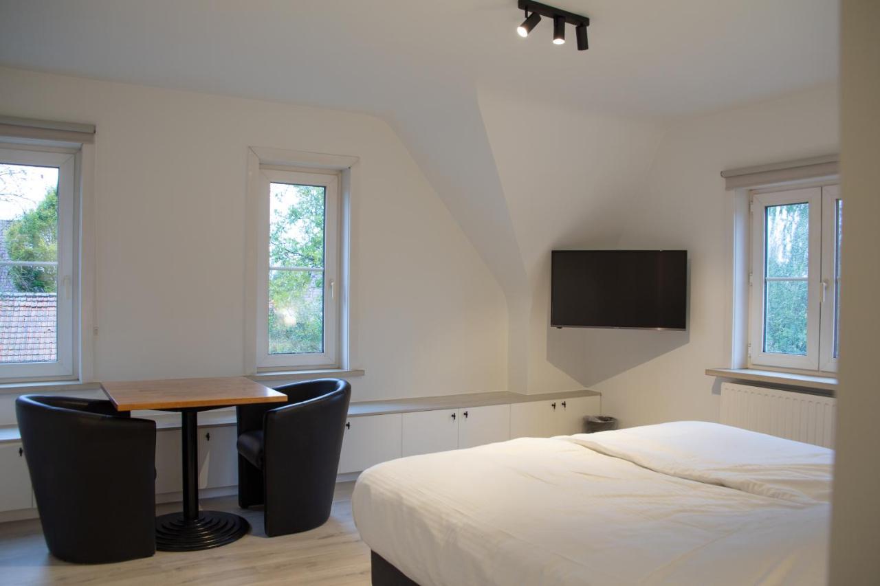 Hotel Swaenenburg Oostrozebeke Buitenkant foto